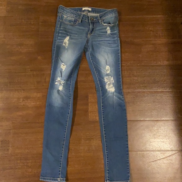 Distressed Bullhead Jeans - Picture 5 of 5